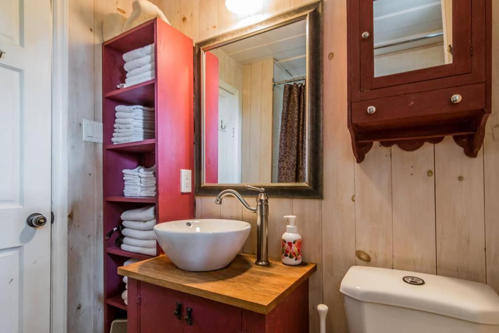 La Maison Ancestrale Guerard Saint-Laurent-de-l'ile d'Orleans Eksteriør billede