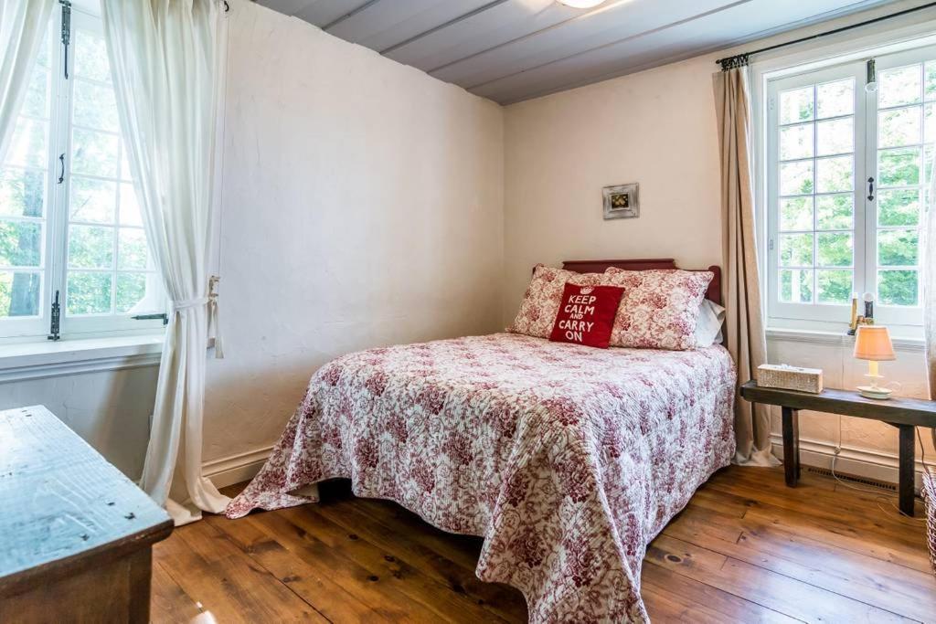 La Maison Ancestrale Guerard Saint-Laurent-de-l'ile d'Orleans Eksteriør billede